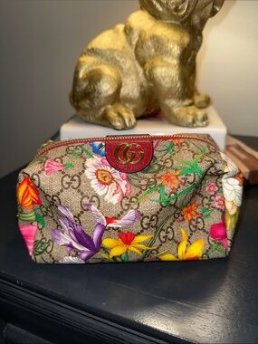 Gucci ophidia flora GG Canvas Makeup bag in Beige with Multicolor Blooms